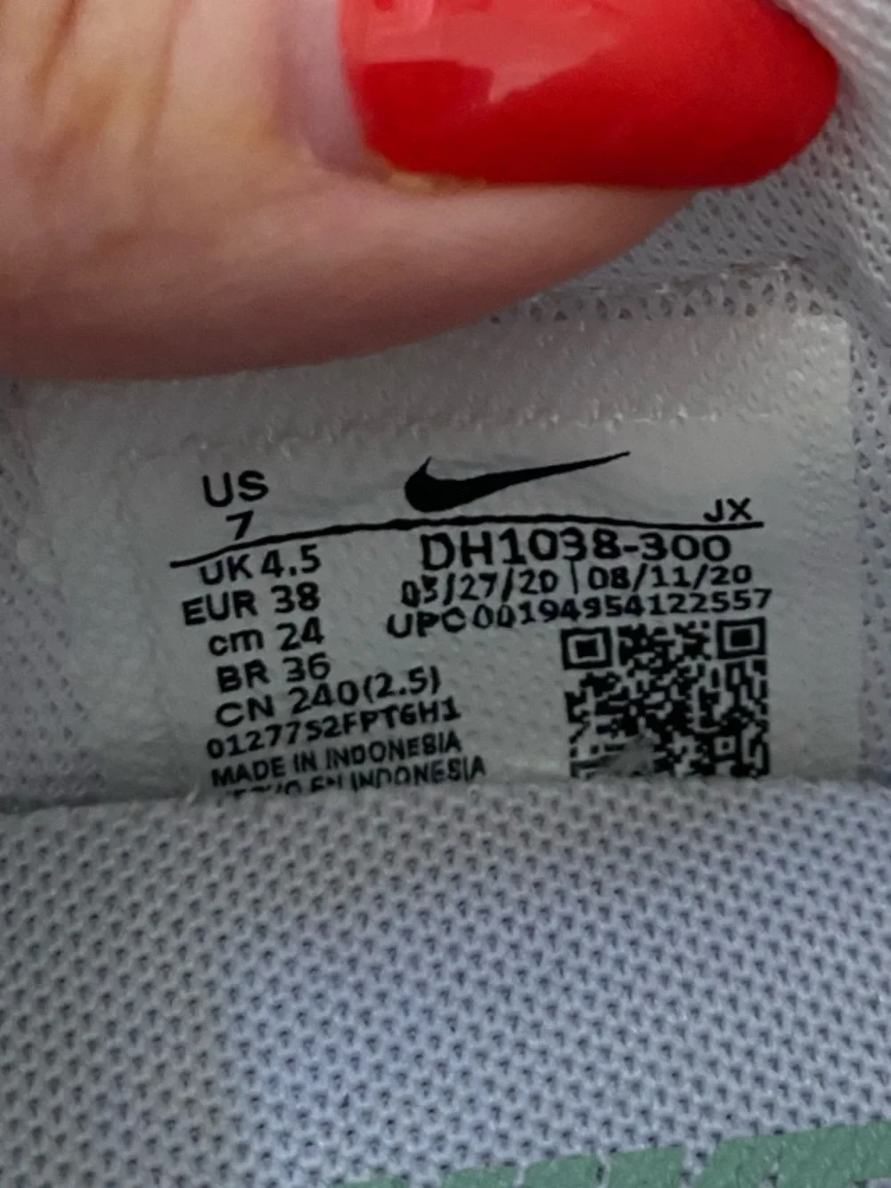 Nike Low-Top Athletic Sneakers in White and Mint